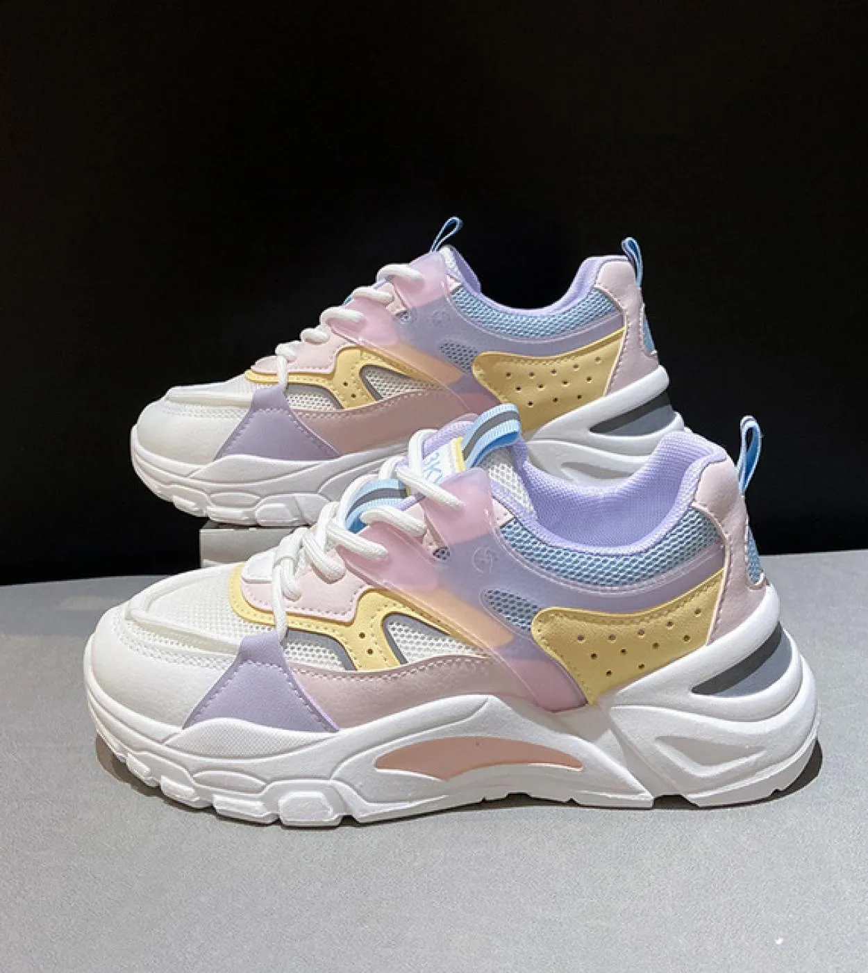 2022 Scarpe sportive con suola spessa da donna nuove Scarpe sportive casual Vulcanized Tennis Basketball Running Comodo Womens S