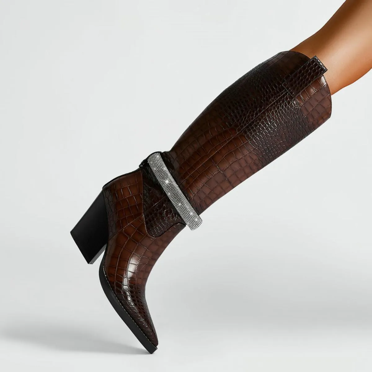 2024 Nuove donne Stivali alti al ginocchio Western Chunky Tacchi alti Moda Autunno Inverno Scarpe a punta di grandi dimensioni 3