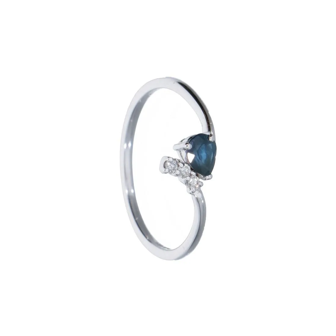 Anello in oro bianco con diamanti e zaffiri