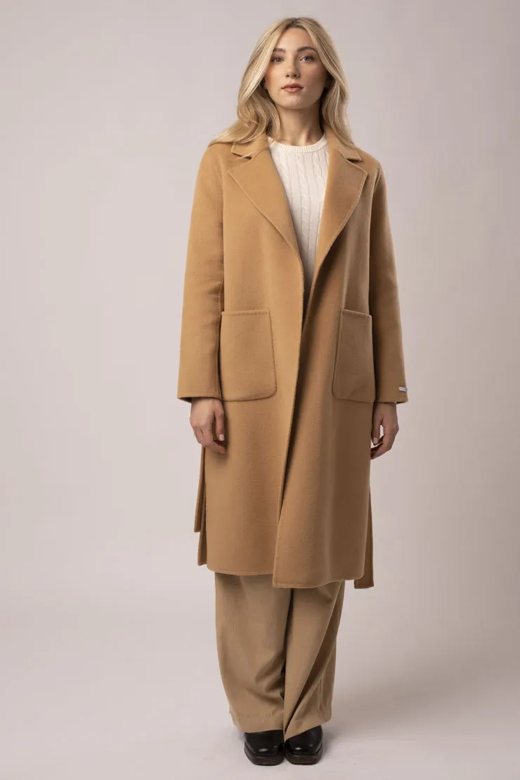 Cappotto con cintura