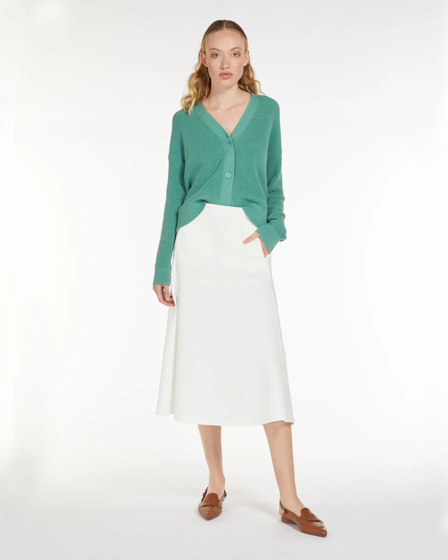 Cardigan verde in cordonetto di cotone con scollo a V
