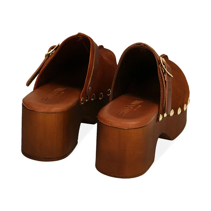 Clogs cognac in camoscio, tacco 6 cm