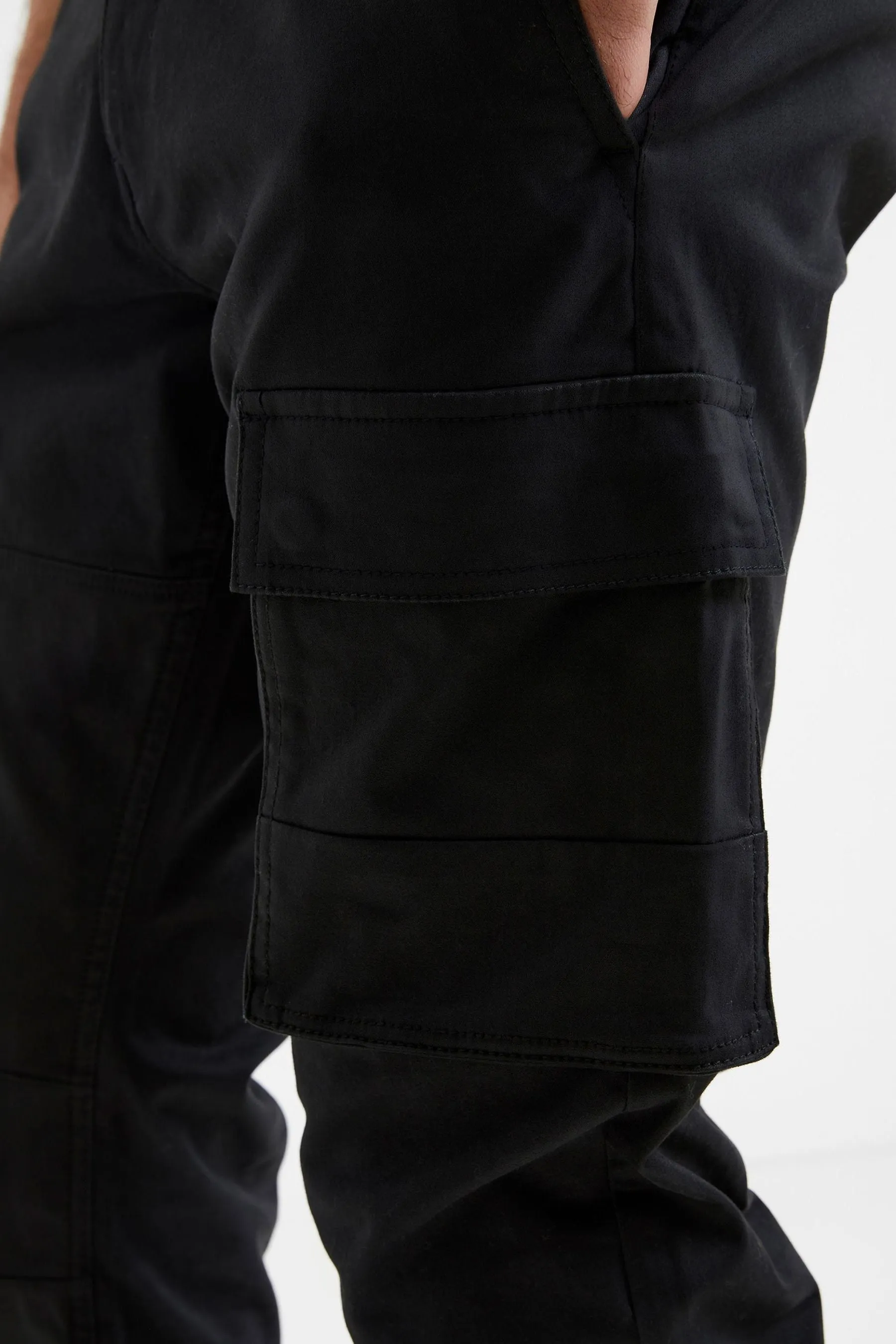 French Connection - Pantaloni cargo in twill