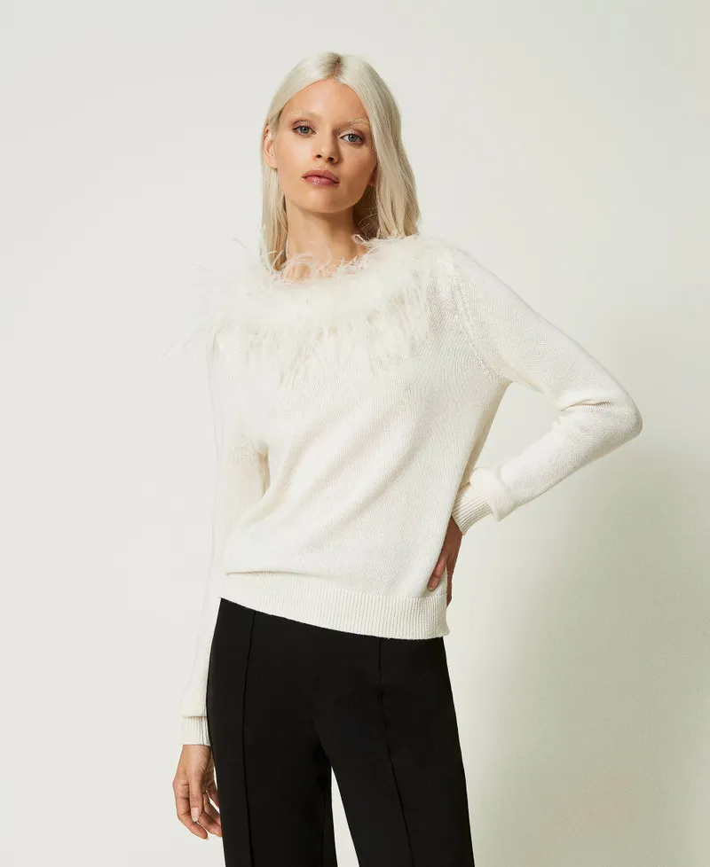 Maglia regular in misto lana con piume