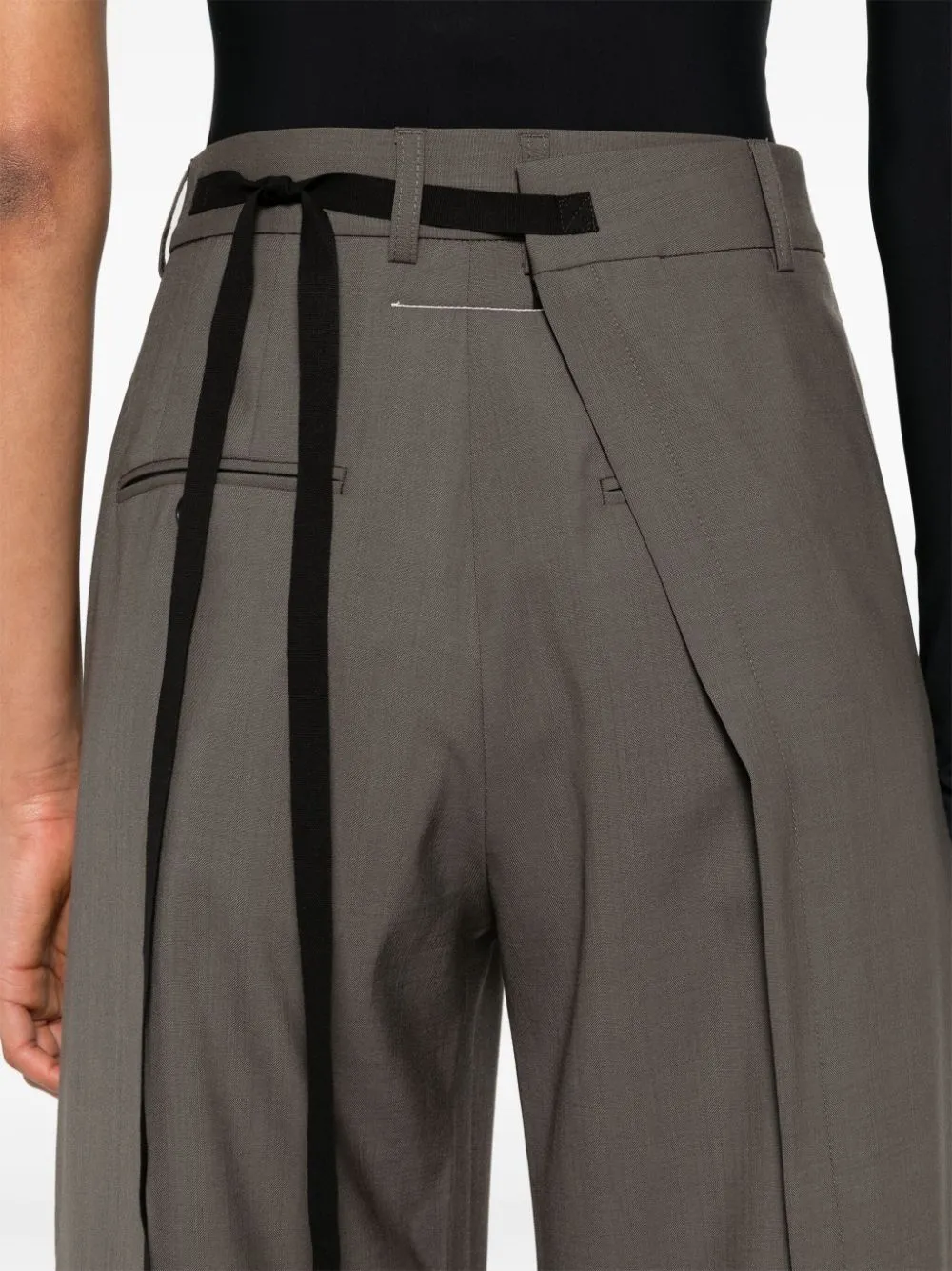 Pantaloni a portafoglio in grigio - donna