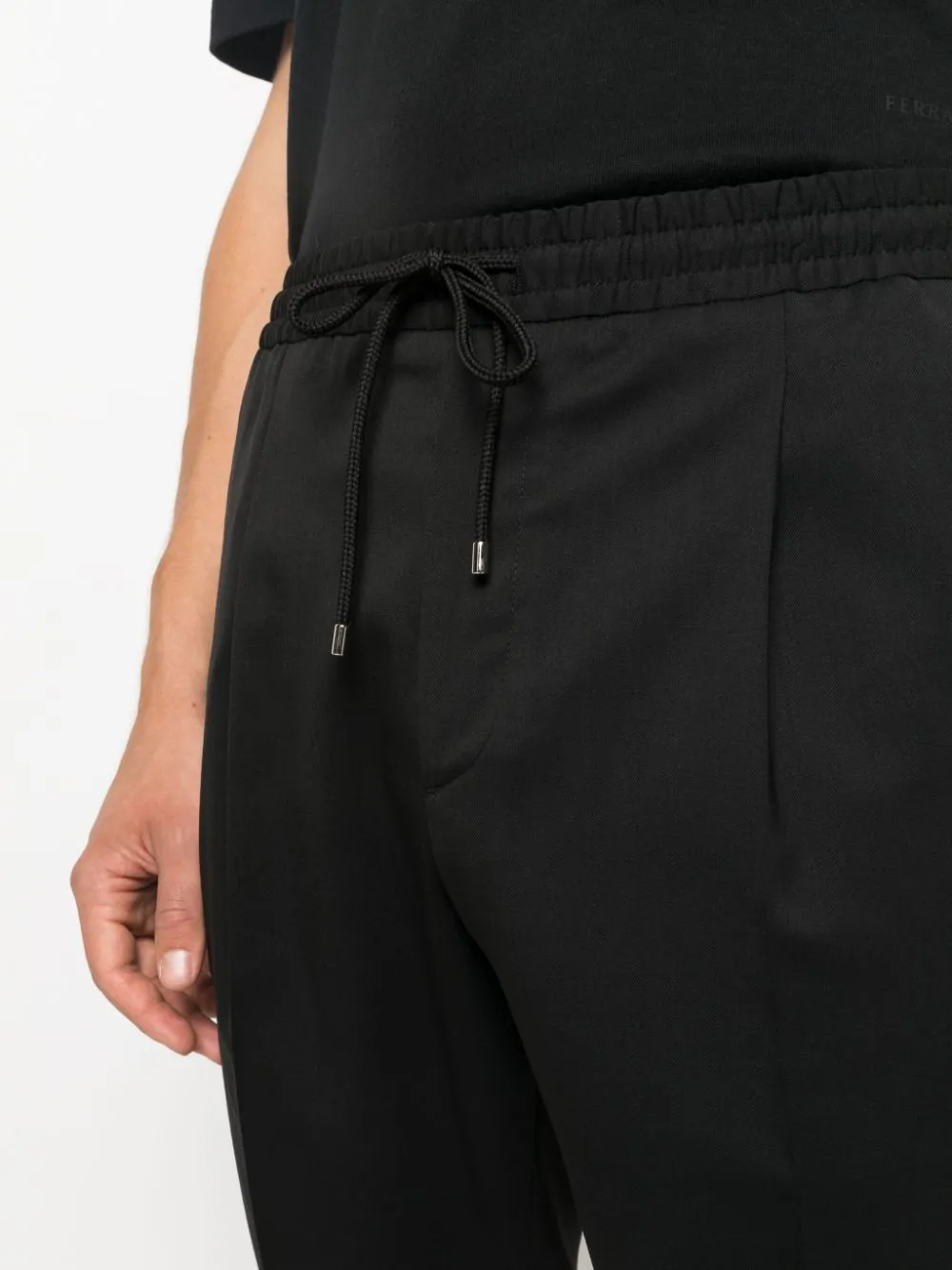Pantaloni dritti con coulisse in vita in nero - uomo