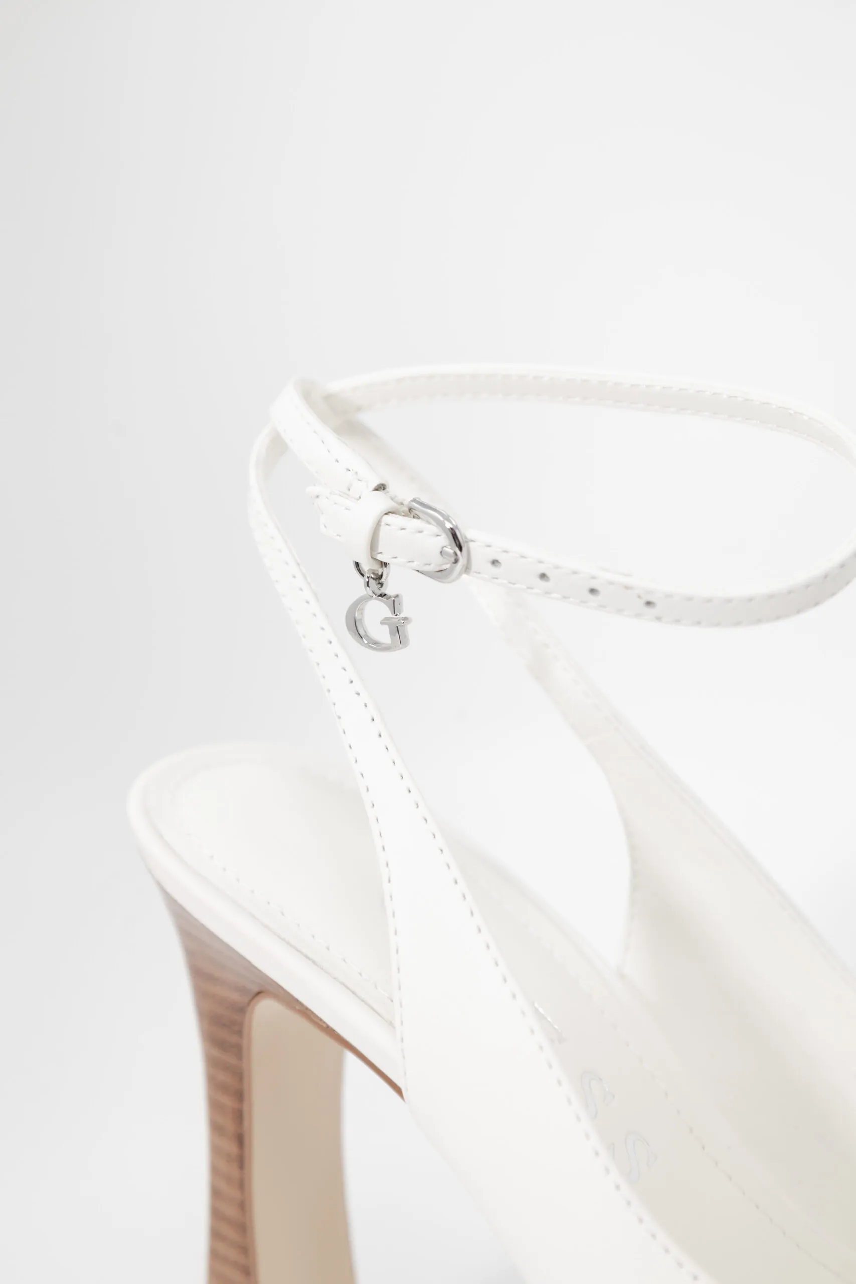 Scarpe con tacco Guess INATA Beige