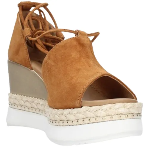 Scarpe donna NEROGIARDINI - art.E218810D 326 - sandalo con tacco tabacco casual