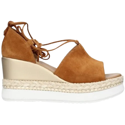 Scarpe donna NEROGIARDINI - art.E218810D 326 - sandalo con tacco tabacco casual