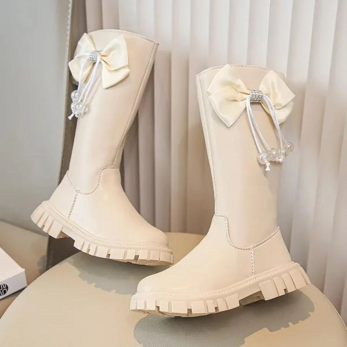 Stivali al ginocchio Scarpe per bambini Nuovo 2024 Moda Bowknot Principessa Stivali alti Ragazze Bambini Nappe Pelle morbida Pla