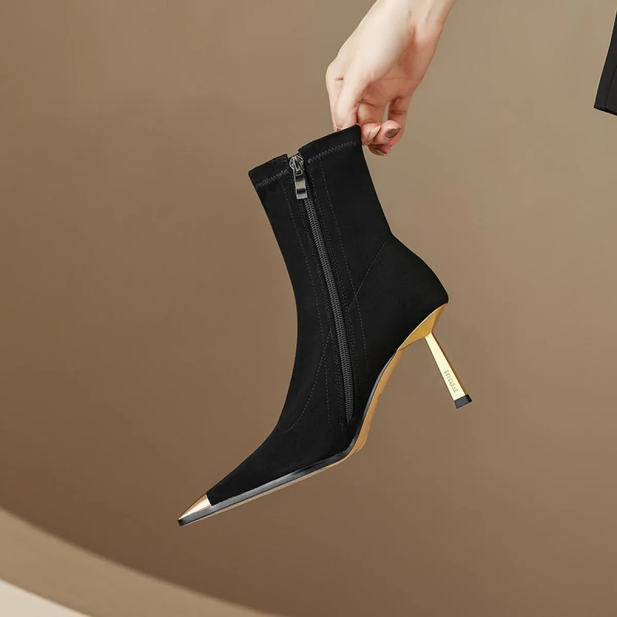 Stivali alti al ginocchio da donna Autunno Inverno Tacchi alti sottili Punta a punta Pelle scamosciata di mucca matura Scarpe da
