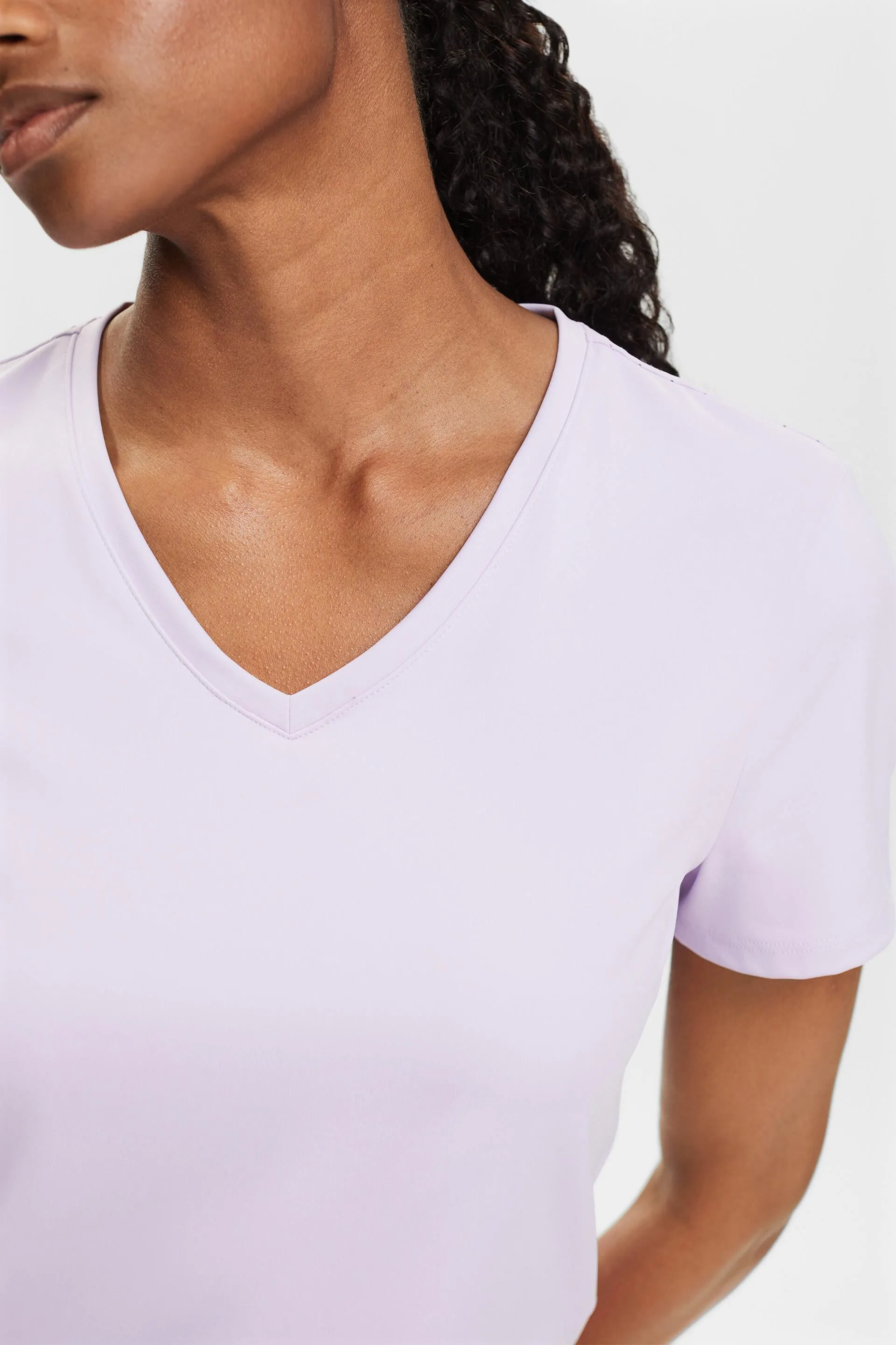T-shirt active con scollo a V