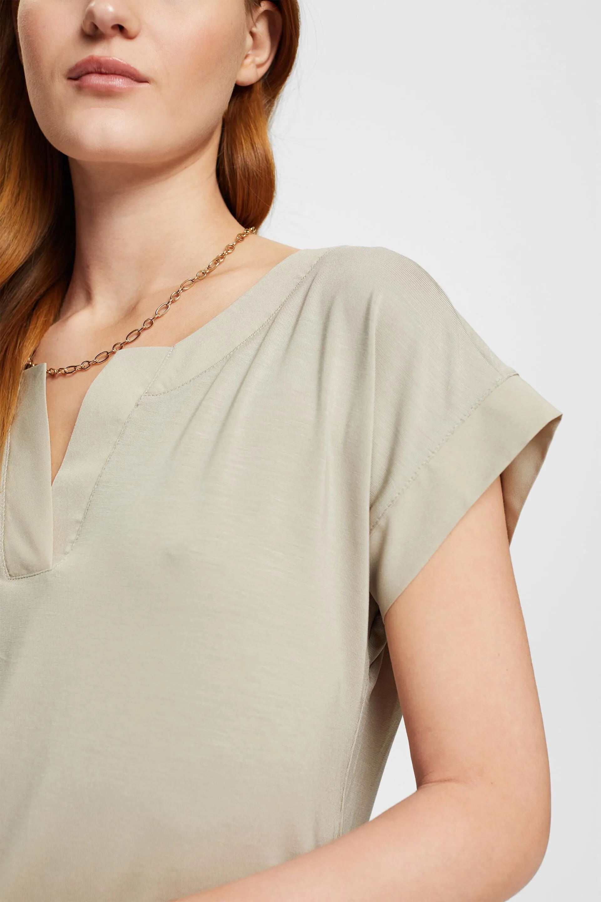 T-shirt con scollo a V, TENCEL™
