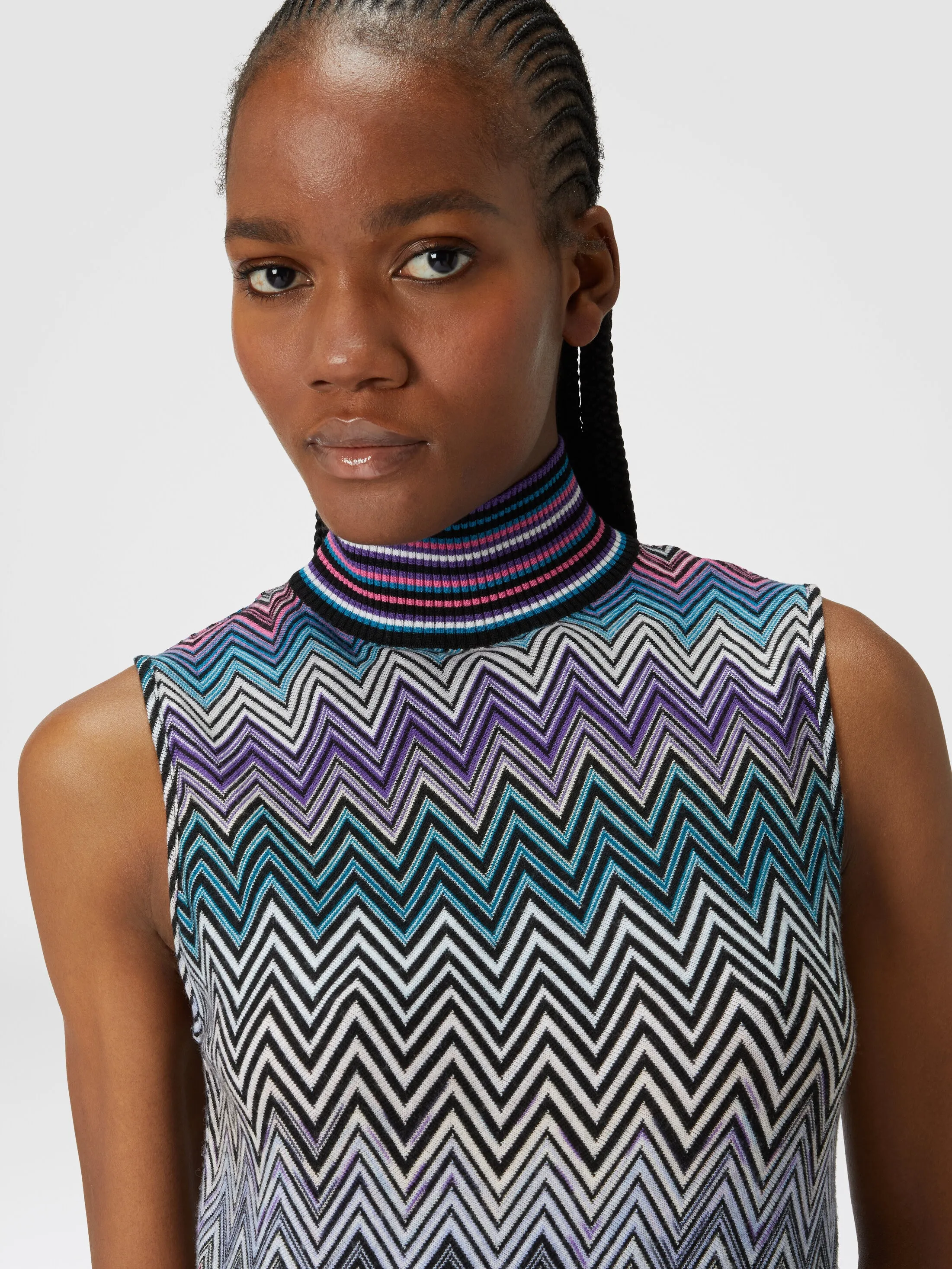 Top senza maniche a collo alto in lana zig zag