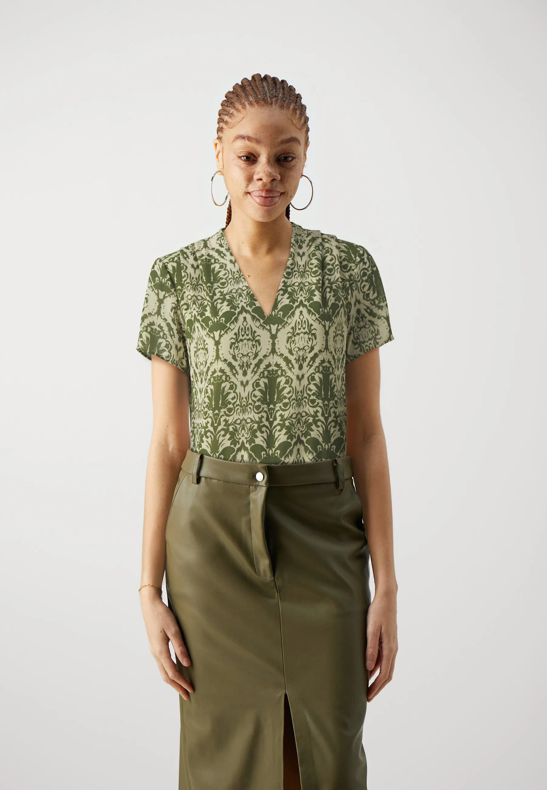 VIOLIVIA V NECK - Camicetta